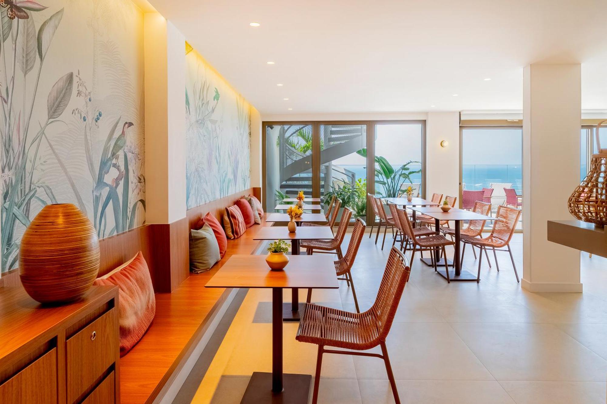 Grand Mercure Rio de Janeiro Copacabana Regente Exterior foto The restaurant at the hotel